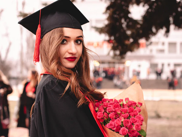 Best Graduation Bouquet Ideas 2025 | Elegant Graduation Flowers by M&J Fiorista